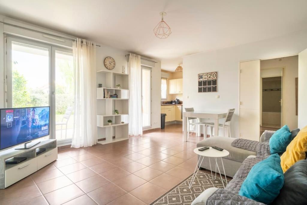 Appartement avec Jardin et Terrasse près de Paris Mantes-la-Jolie Esterno foto